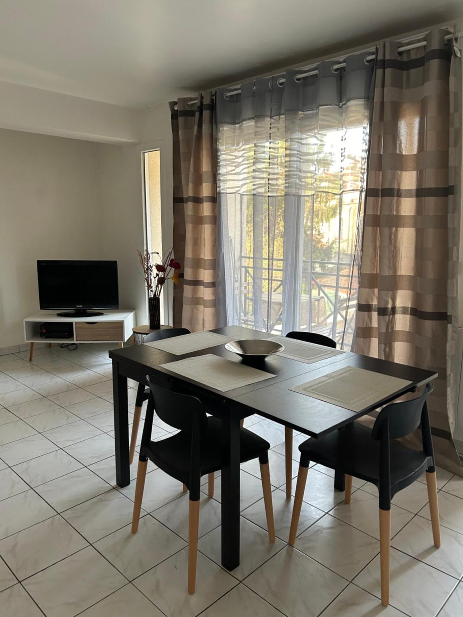 Appartement Cosy Tout Equipe epinay sur Orge Bagian luar foto